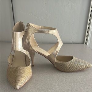 Gold Marc Fisher heels